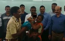 2 वर्षांच्या चिमुकलीचं ठाणे स्टेशन परिसरातून अपहरण करणाऱ्या दोघींना अटक