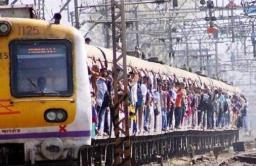 आज रेल्वेच्या तिन्ही मार्गावर मेगाब्लॉक