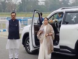 मोदी विरोधी आघाडी फुटली