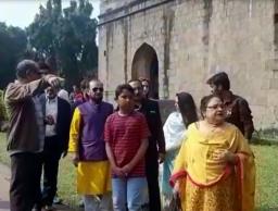 मस्तानीच्या वंशजांनी दिली शनिवार वाड्याला भेट