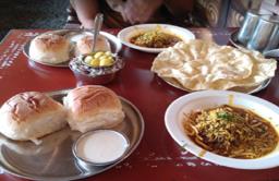 मन्चुरियन मिसळ आणि मेक्सिकन मिसळ होतेय लोकप्रिय!