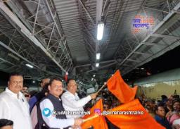 गणपती बाप्पा मोरयाच्या गजरात ‘नमो एक्सप्रेस’ कोकणात रवाना