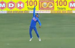 INDvsAUS,2nd ODI : मनिष पांडेचा एकहाती अफलातून कॅच