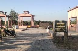…यामुळे मुलीचं स्मशानात लावलं लग्न