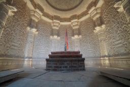 असा दिसतो राम मंदिराचा गाभारा