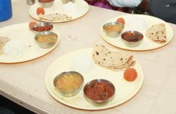 शिवभोजन योजनेला पहिल्याच दिवशी भरघोस प्रतिसाद