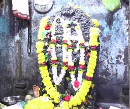 श्रावणी सोमवारनिमित्त अर्धनारी नटेश्वर मंदिरात भाविकांची गर्दी