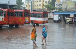 महापुरामुळे एस.टी. महामंडळाच्या अनेक फेऱ्या रद्द, कोटींचे नुकसान