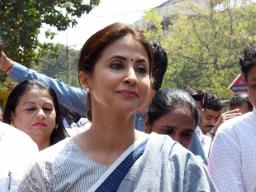 मी कोणत्याही राजकीय पक्षात जाणार नाही- उर्मिला मातोंडकर