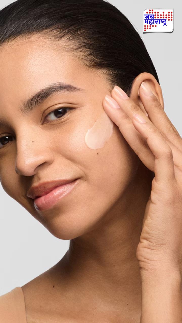 Daily Makeup Tips : ऑफिसला जाताना मेकअप कसा करावा?  ‘या’ सोप्या स्टेप्स फॉलो करा