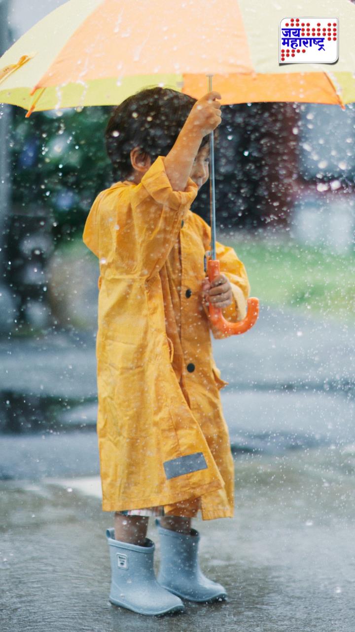 Clothes to Wear During Monsoon: पावसात स्टाइलही आणि कम्फर्टही, कपडे निवडा शहाणपणाने!