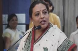 मी तर आत्ताच शपथ घेतली, खिसे अजून गरम व्हायचेत – यशोमती ठाकूर