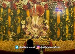 अक्षय्य तृतीयेनिमित्त दगडूशेठ गणपती मंदिरात हापूस आंब्याची आरास