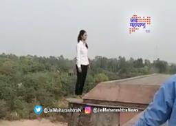 अक्षरधाम मेट्रो स्थानकावर आत्महत्या