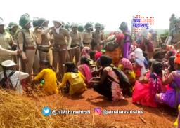 आंदोलक आणि पोलीस आमने – सामने