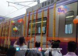 उपमुख्यमंत्र्यांनी दाखवला पुणे मेट्रोला हिरवा कंदील