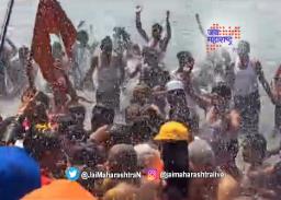 ज्ञानेश्वर माऊलींचं नीरा स्नान