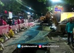 ठाणे परिसरातील १६ फूट रास्ता खचला