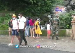 कोरोनाचा जणू पर्यटकांना विसर