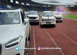 पाच कोटींच्या सिंथेटीक ट्रॅकवर मंत्र्यांच्या गाड्या