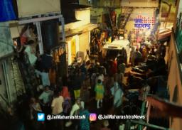 मुंबईतील मालाडमध्ये रहिवासी इमारत कोसळून दुर्घटना