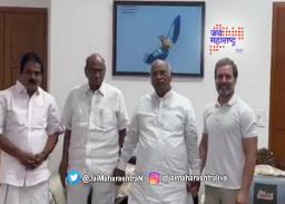 मोदींविरोधात पवार, गांधी मैदानात