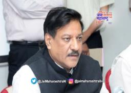 ‘शिंदेंनी देव पाण्यात ठेवावे’