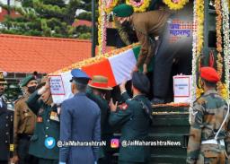 सीडीएस जनरल बिपीन रावत यांना पालम विमानतळावर मानवंदना