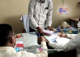 सीलबंद मद्यपेयच्या बाटलीत आढळले च्युइंगम
